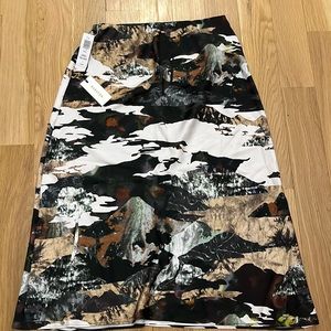 Aritzia camo skirt brand new